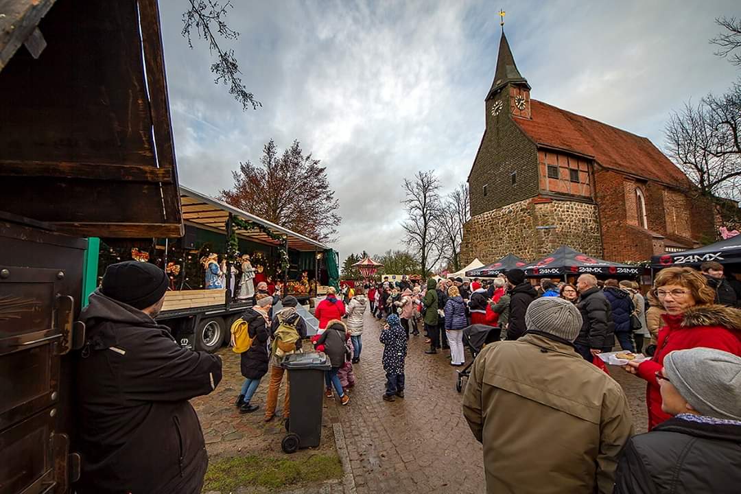 Der Weihnachtsmarkt mit vielen Leckereien und kulinarischen Köstlichkeiten. © Archiv: Stadt Zarrentin