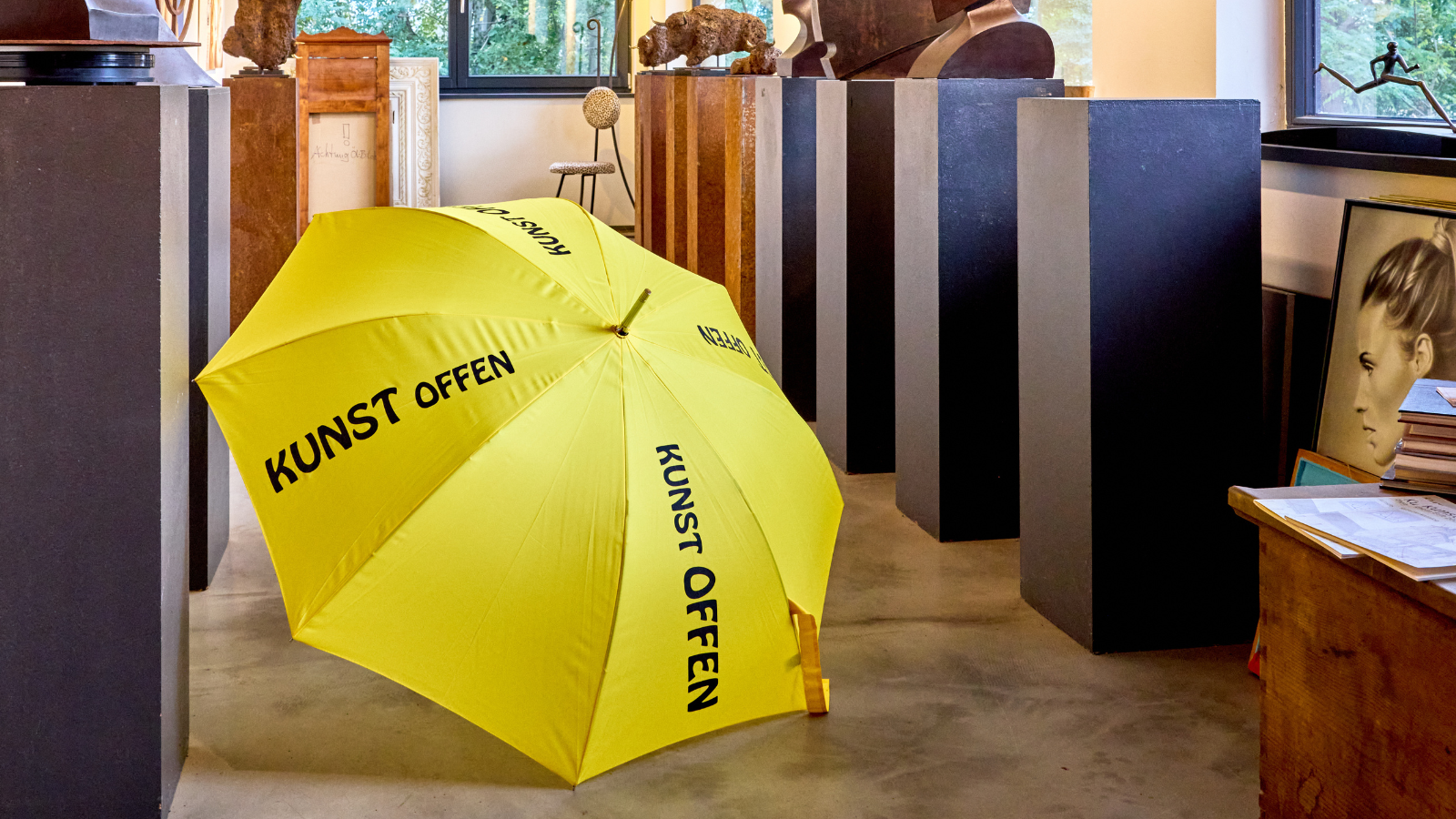 Gelber Schirm für KunstOffen © Oliver Borchert