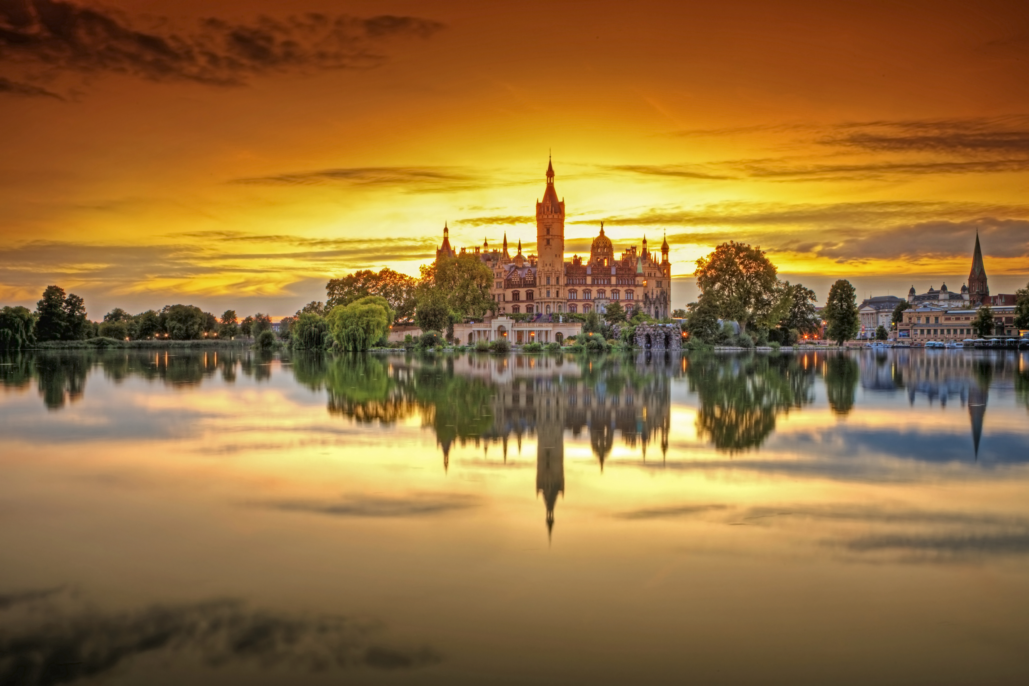 Sonnenuntergang am Schloss Schwerin © SSGK MV / Timm Allrich