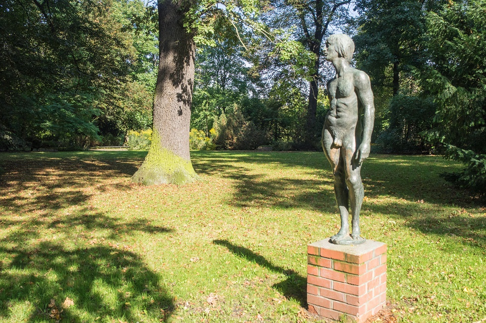  Bronzener Junge (Skulptur des Bildhauers Horst Brühmann) © Frank Burger