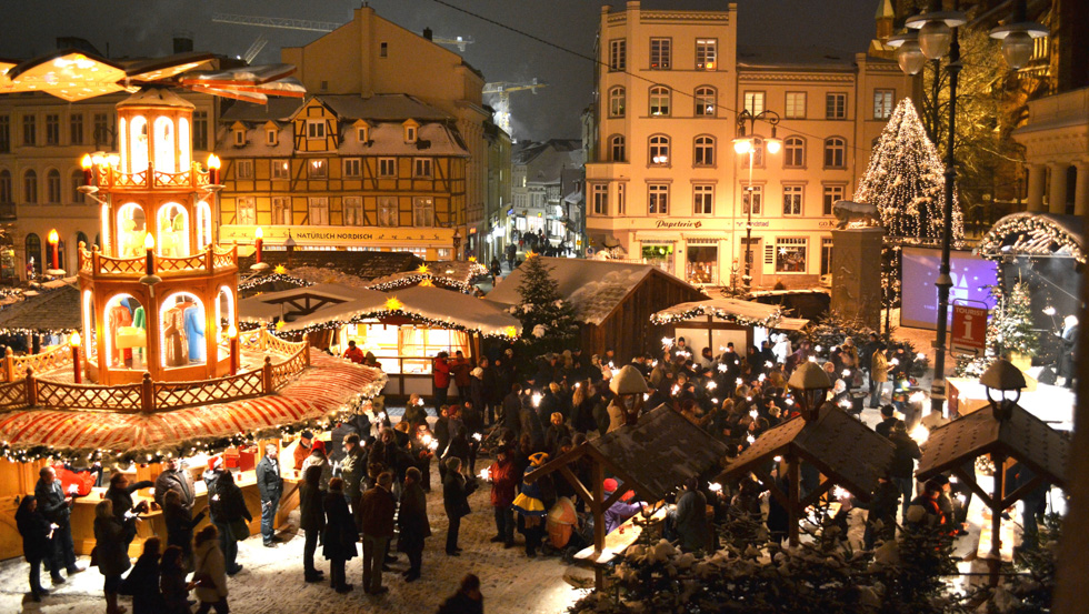 Blick auf den Schweriner Weihnachtsmarkt © Foto: Marieke Sobiech
