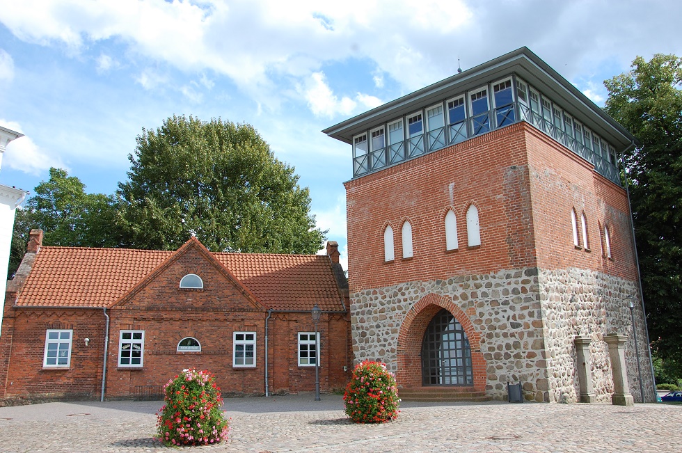 Der Amtsbergturm und das Heimatmuseum beherbergen heute Ausstellungen. © Gabriele Skorupski