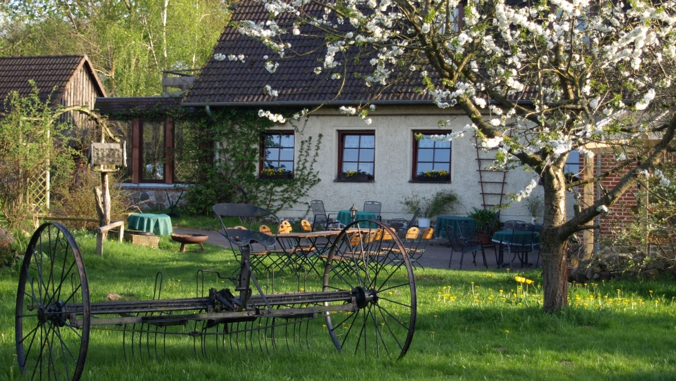 BEAUMONT FARM German English school farm