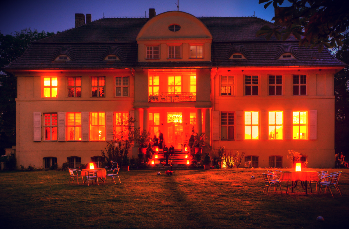 Herrenhaus Büttelkow bei Nacht © Sphinx ET