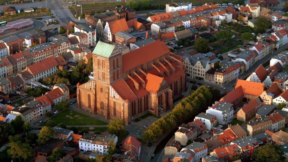 Luftansicht St. Nikolai Kirche © Volster & Presse Hansestadt Wismar