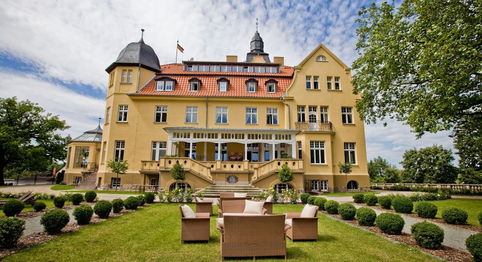 Erleben Sie den Blick auf den Park und das Schlosshotel Wendorf selbst und persönlich © Schlosshotel Wendorf