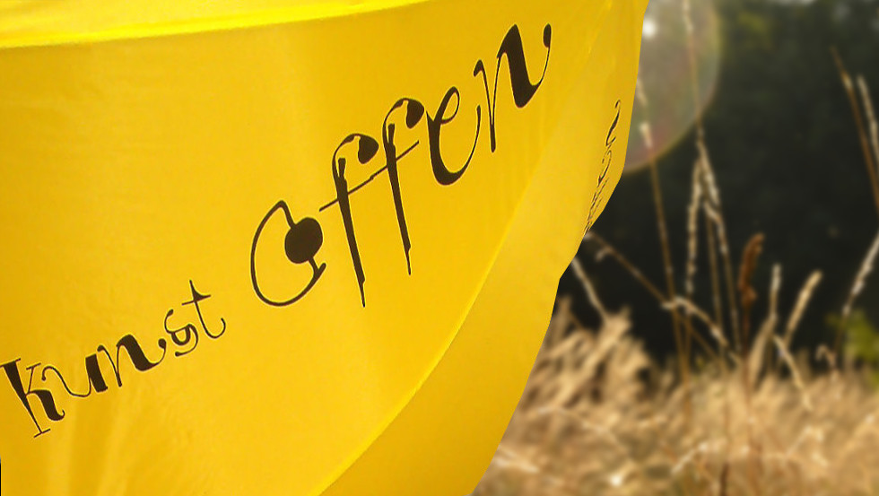 Gelbe Schirme weisen den Weg zu Ausstellungen in der Lewitz © Tourismusverband Mecklenburg-Schwerin