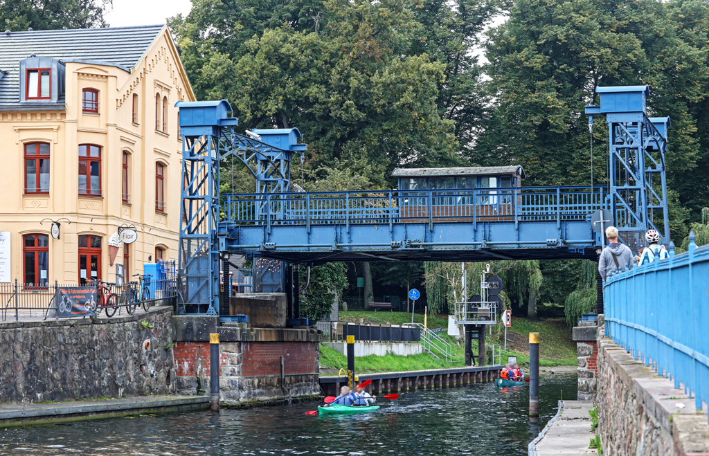 Die Hubbrücke in Plau am See - Paddeln auf der Müritz-Elde-Wasswestraße © TMV / Gohlke