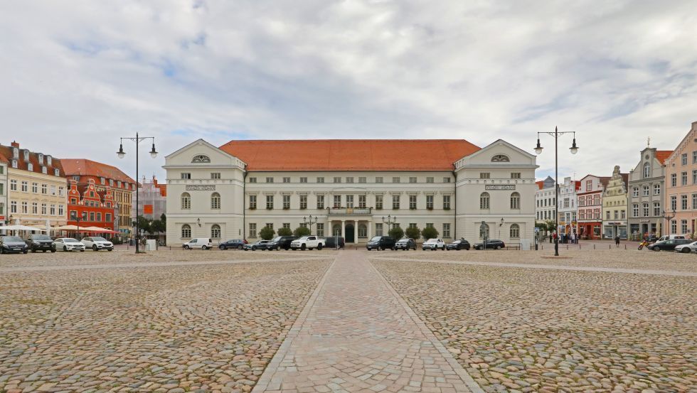 Marktplatz mit Blick auf das Rathaus Wismar © TMV, Danny Gohlke